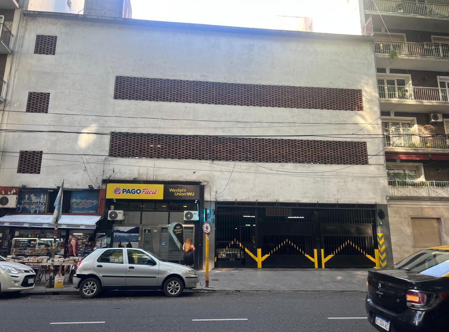 Av Federico Lacroze 2349 y 3 de Febrero, cochera privada para 3 autos en PB