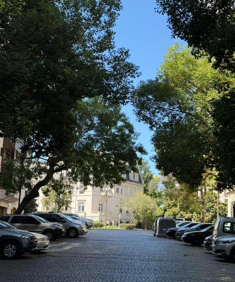 Recoleta , LA ISLA Semipiso c/ Palier Privado | 3 Amb + Dep | Cochera fija Baulera |