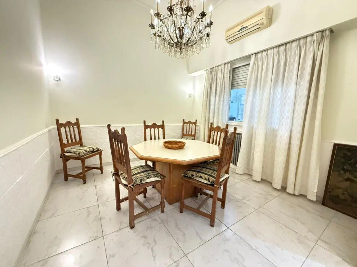 Bajo Belgrano, PB al frente, 2 ambientes con entrepiso , patio Impecable!! 3