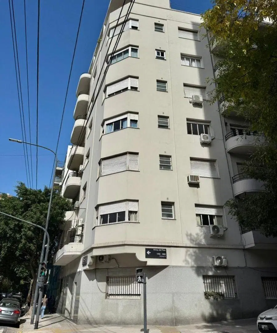 Bajo Belgrano, PB al frente, 2 ambientes con entrepiso , patio Impecable!! 5
