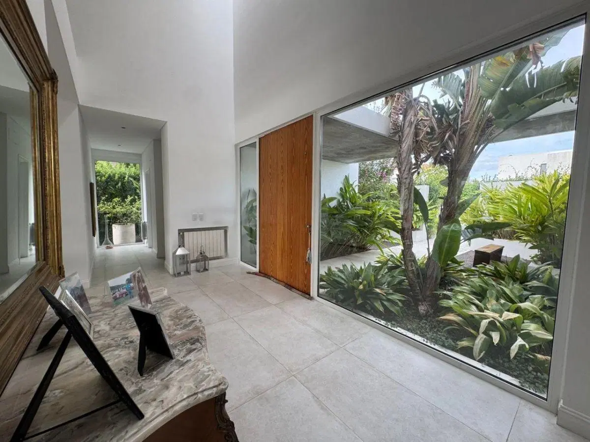 Excelente Casa en Alquiler anual a la laguna 3