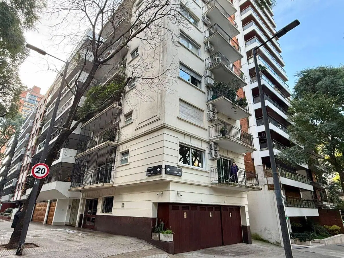 ALQUILER – EXCLUSIVO PISO DE 3 AMBIENTES CON COCHERA – LAS CAÑITAS / PALERMO 3