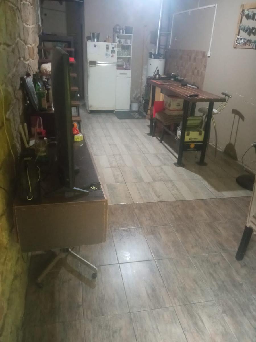 Vendo Casa 4 Ambientes Mas Departamento en Barrio Bosque Alegre 3