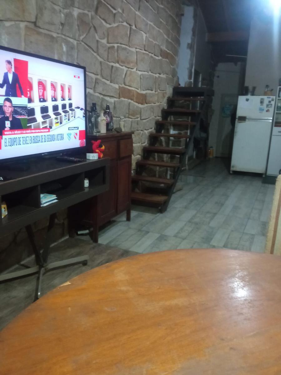 Vendo Casa 4 Ambientes Mas Departamento en Barrio Bosque Alegre 2