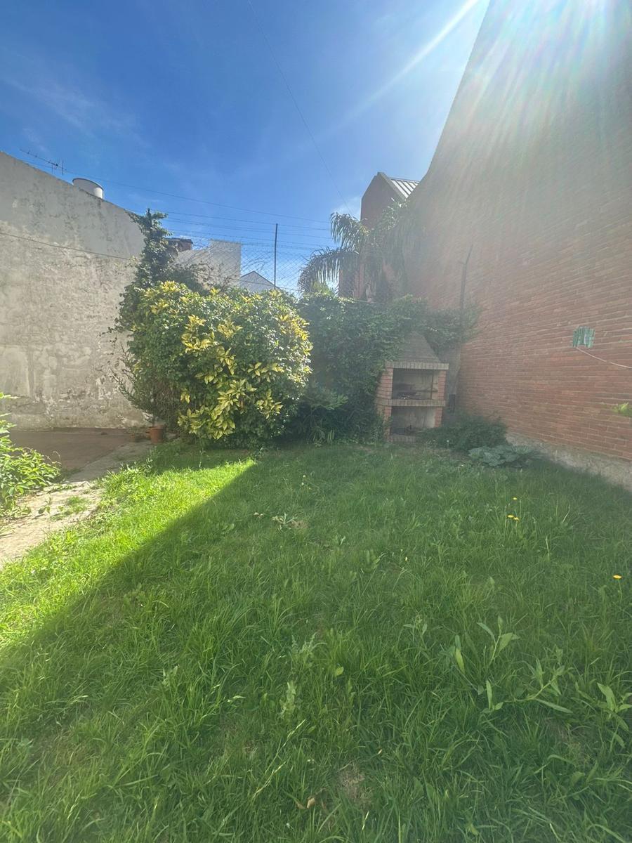 Vendo Chalet a Reciclar en Barrio Chauvin - Excelente Oportunidad 3