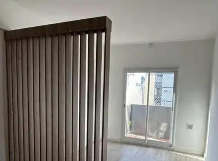 Monoambiente a la calle con balcón - Av. Colón 2600 -Apto Crédito 3