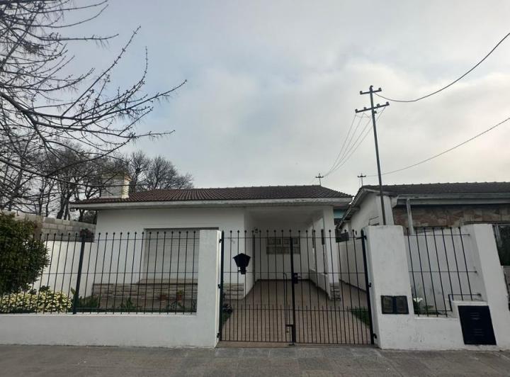 Casa 4 ambientes - en alquiler Juan B. Justo y Chile 1