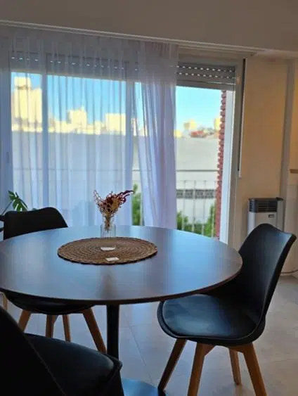 Venta departamento 2 ambientes al frente con balcón cochera 8