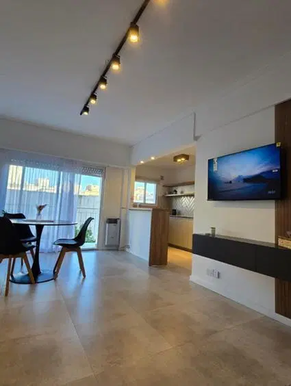 Venta departamento 2 ambientes al frente con balcón cochera 1
