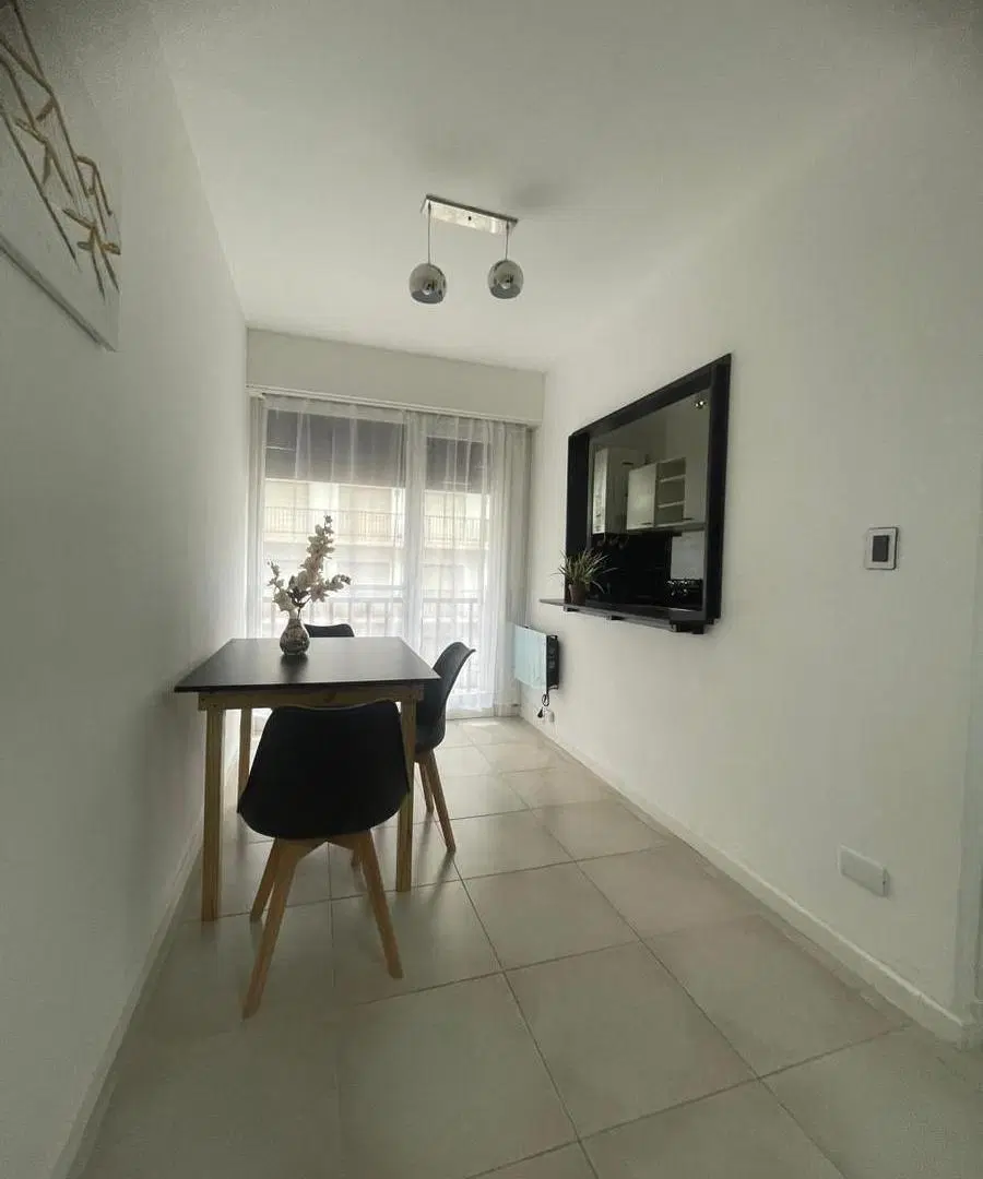 Venta departamento de 1 ambiente al frente con balcón saliente 3