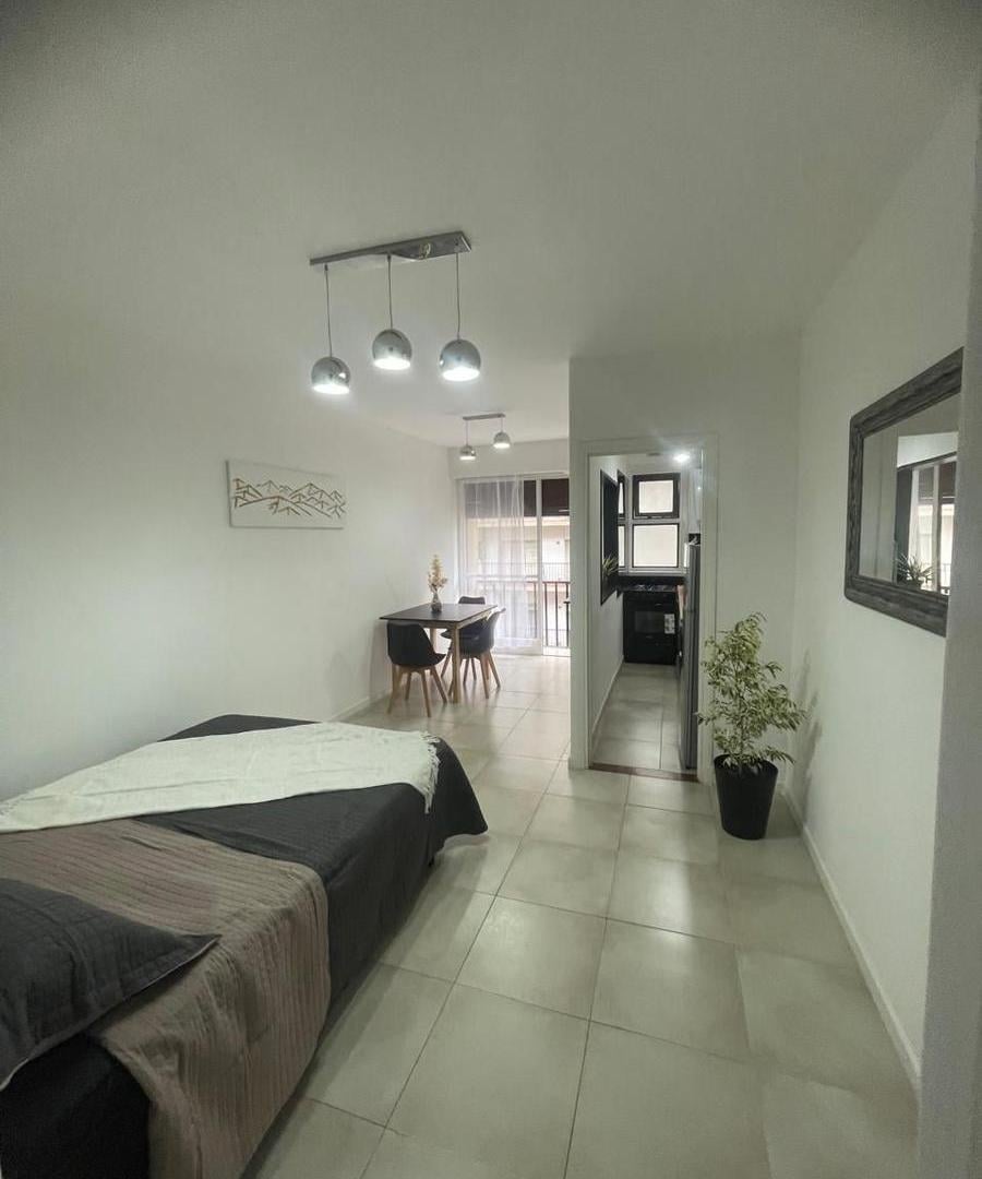Venta departamento de 1 ambiente al frente con balcón saliente