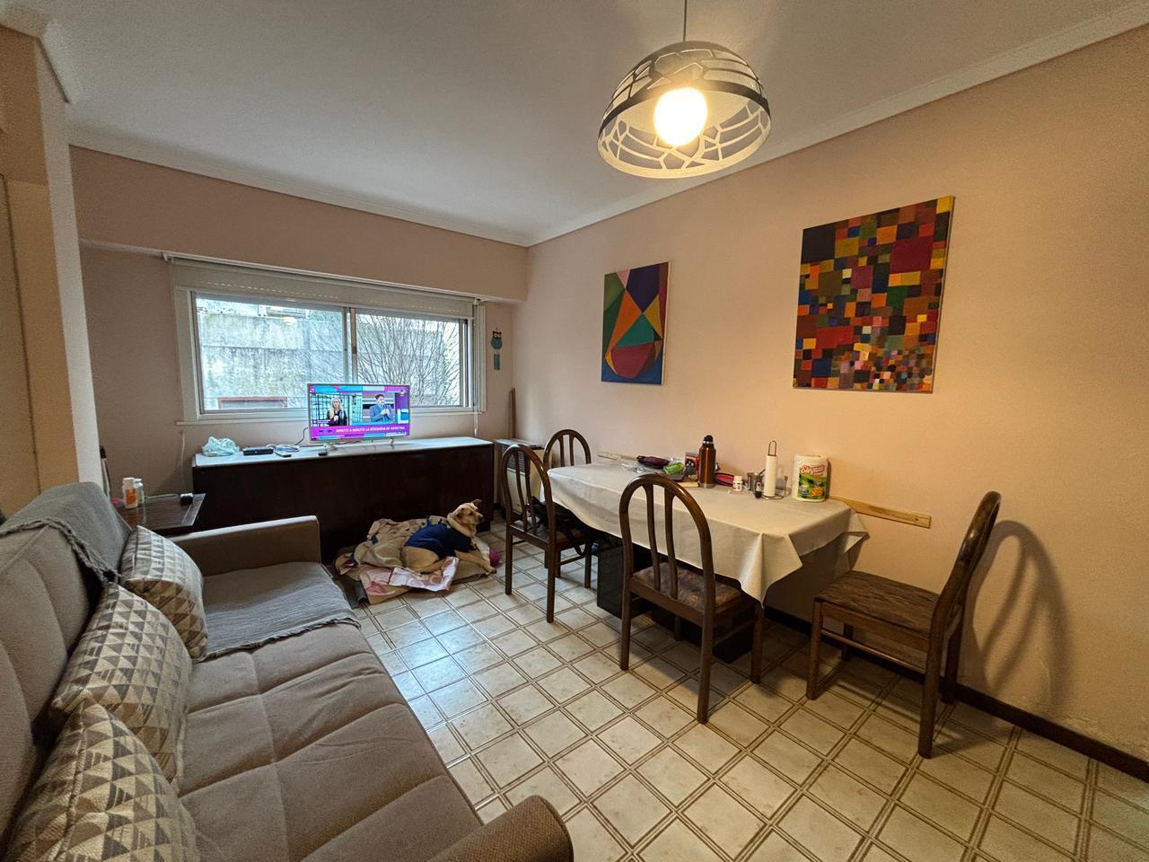 Venta departamento 2 ambientes al frente con cochera cubierta | Zona Plaza Mitre