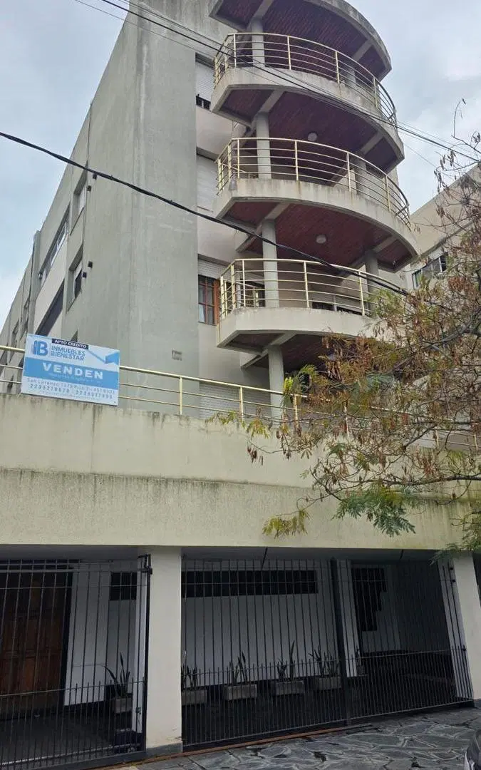 VENTA -IMPORTANTE DEPTO 4 AMB.ZONA GUEMES -AL FRENTE CON QUINCHO PROPIO- TERRAZA- COCHERA- BAULERAC 1