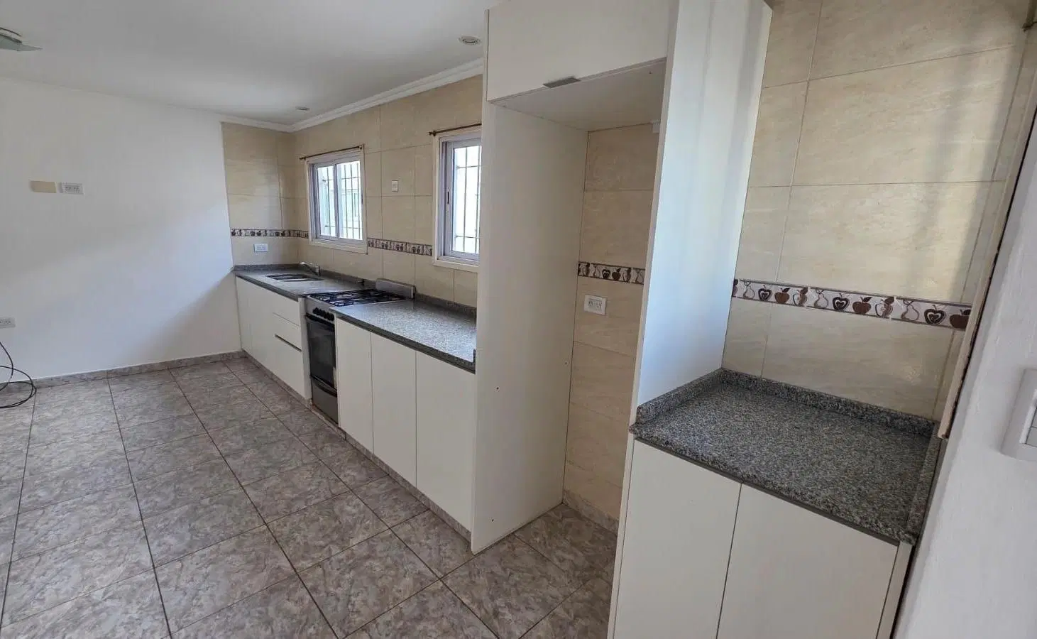 ALQUILER 24 MESES - 2 AMBIENTES AYOLAS 5500 1