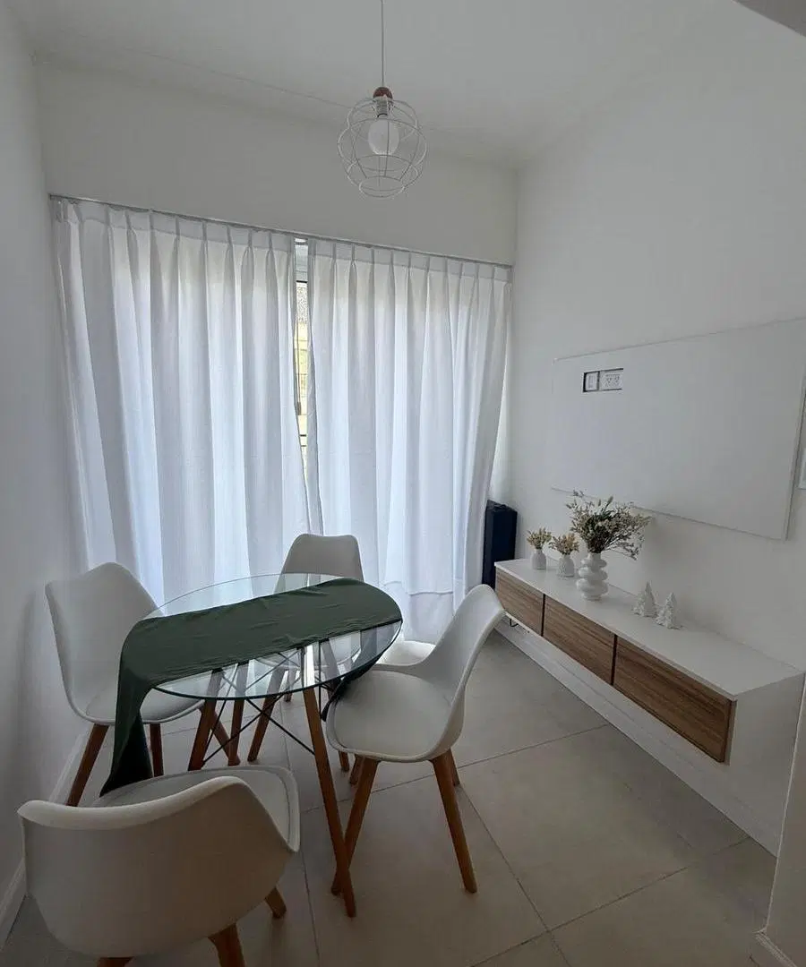 Venta departamento 1 ambiente con balcón a la calle 5