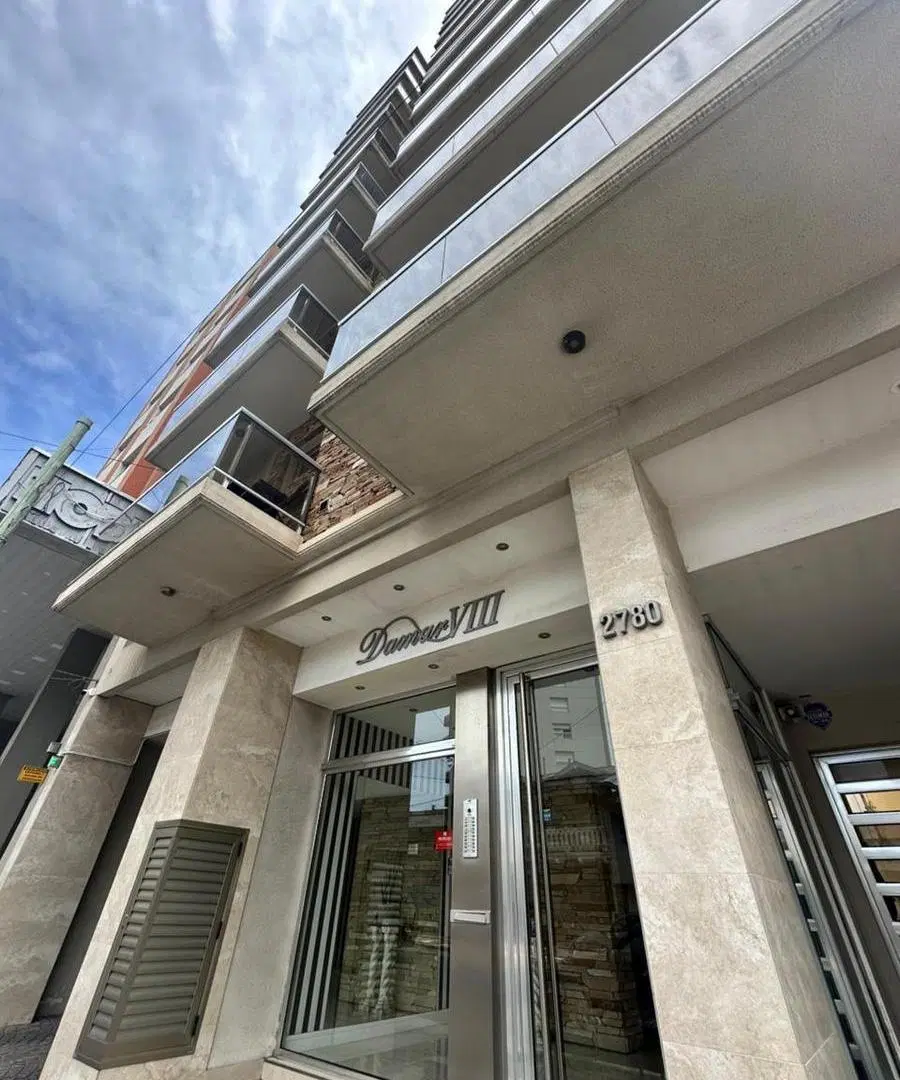 Departamento en venta 2 ambientes con cochera descubierta-Edificio Damar VIII 5