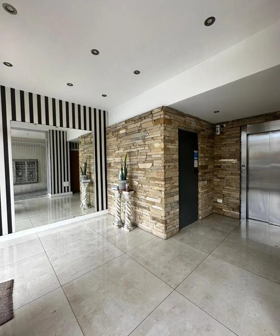 Departamento en venta 2 ambientes con cochera descubierta-Edificio Damar VIII 4