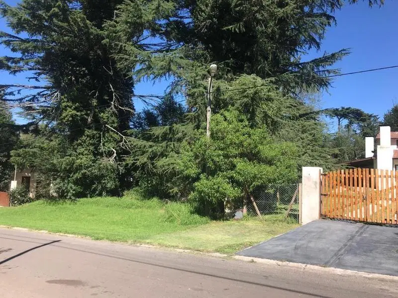 Vendo Lote 800 m Sierra de Los Padres - Sobre Asfalto en Inmejorable Entorno 4