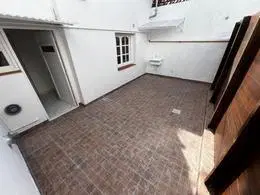 Venta PH 2 ambientes reciclado con patio propio 8
