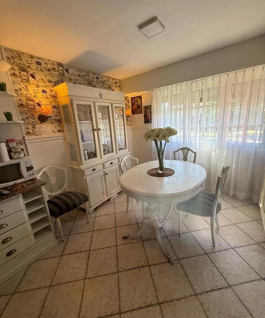 Casa en Venta - 5 Ambientes - Patio y Pileta de Fibra de Vidrio 3