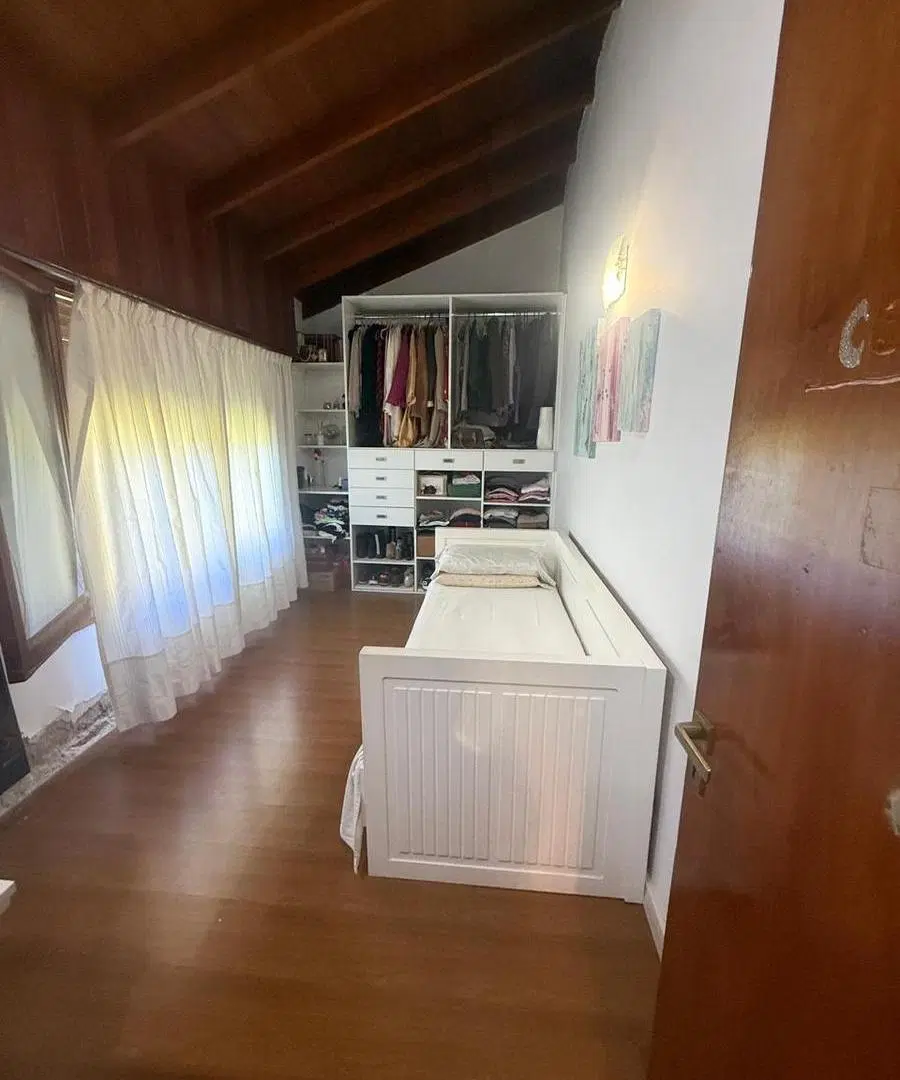 Chalet Edificado Sobre 2 Lotes Sobre La Calle Principal del Bosque - Don Artro 3