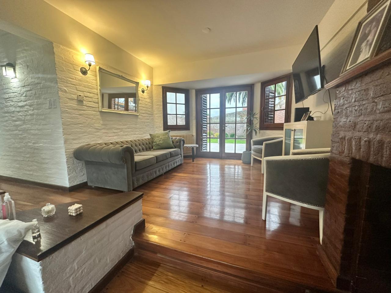 Foto de VENTA IMPORTANTE CHALET- CONSTITUCION - 4 AMB 3, imagen 4
