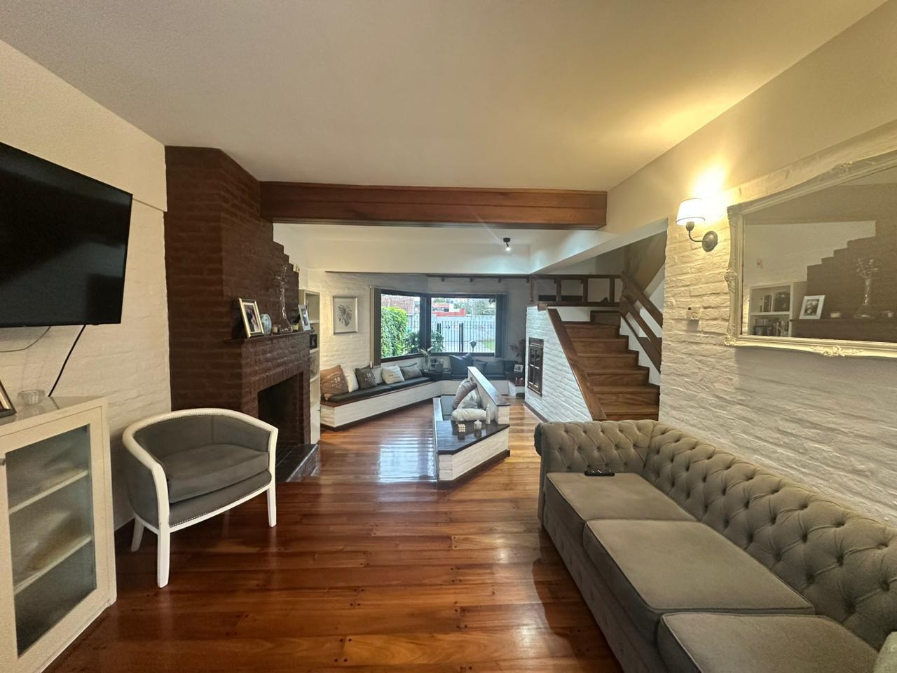 Foto de VENTA IMPORTANTE CHALET- CONSTITUCION - 4 AMB 3, imagen 3