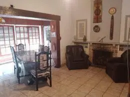 VENDO CASA 4 AMBIENTES MAS DEPARTAMENTO EN BARRIO BOSQUE ALEGRE 2