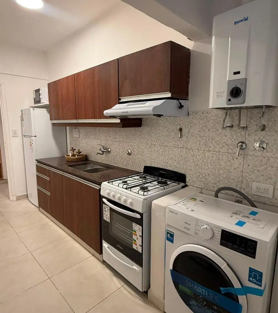 VENTA DEPARTAMENTO 2 AMBIENTES CON DEPENDENCIA Y BALCÓN A LA CALLE 3