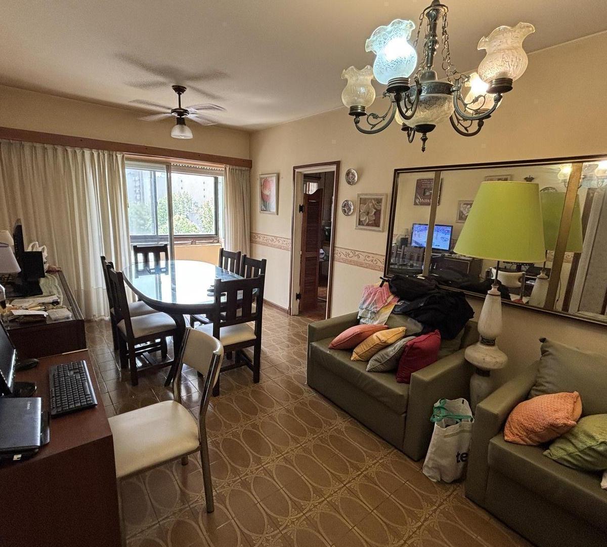 Foto de Venta Departamento Dos Ambientes Al Lateral Abierto. Zona Plaza Mitre, imagen 5