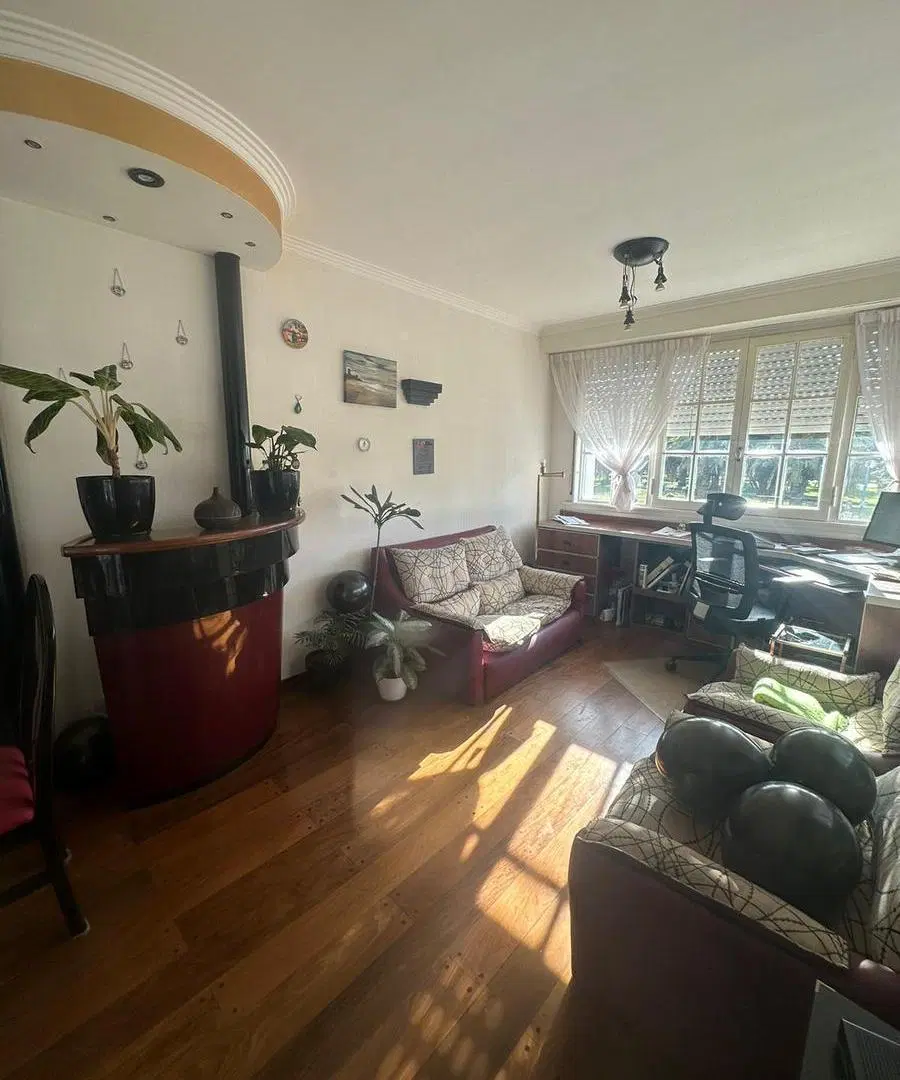 Vendo Departamento 3 Ambientes con Balcon Frente a Plaza Colon - Excelente Estado y Vista 5