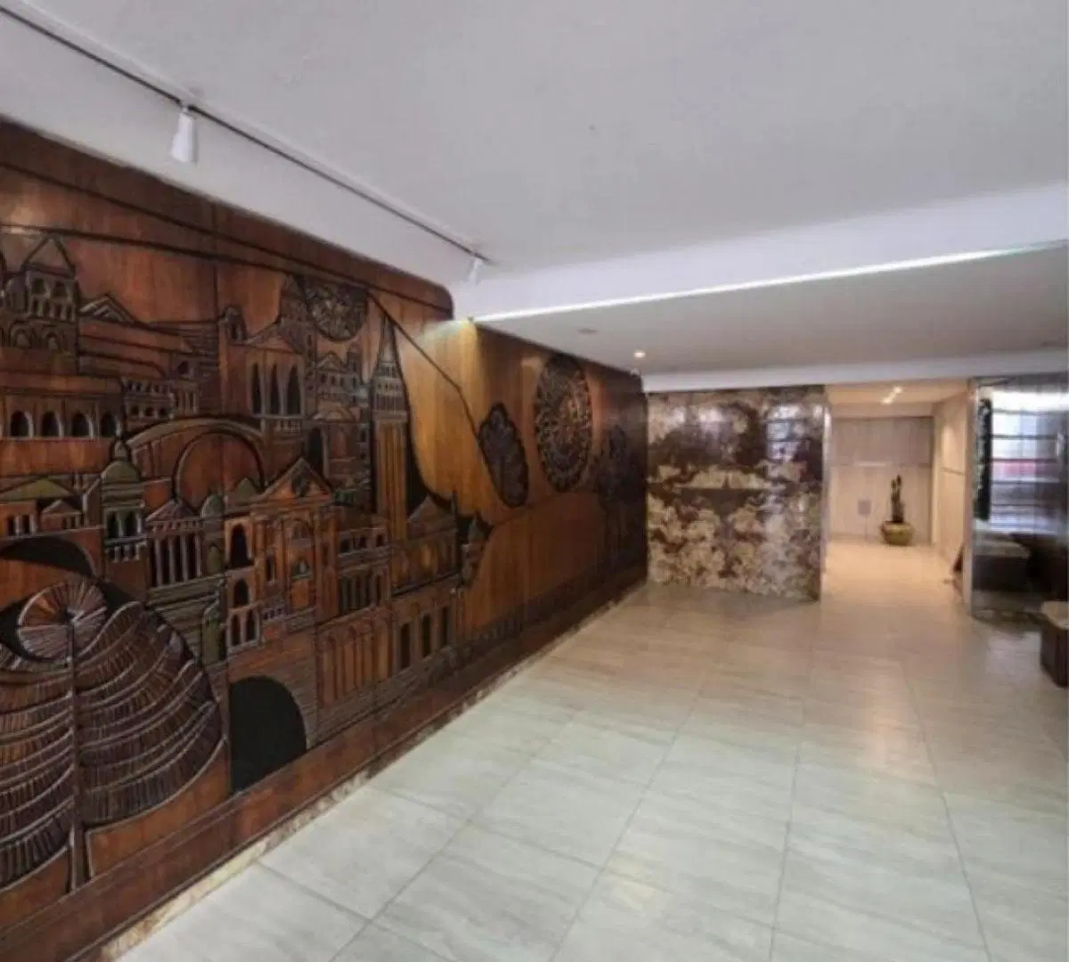 Departamento en Venta 1 Ambiente y Medio a La Calle con Balcón Saliente 2