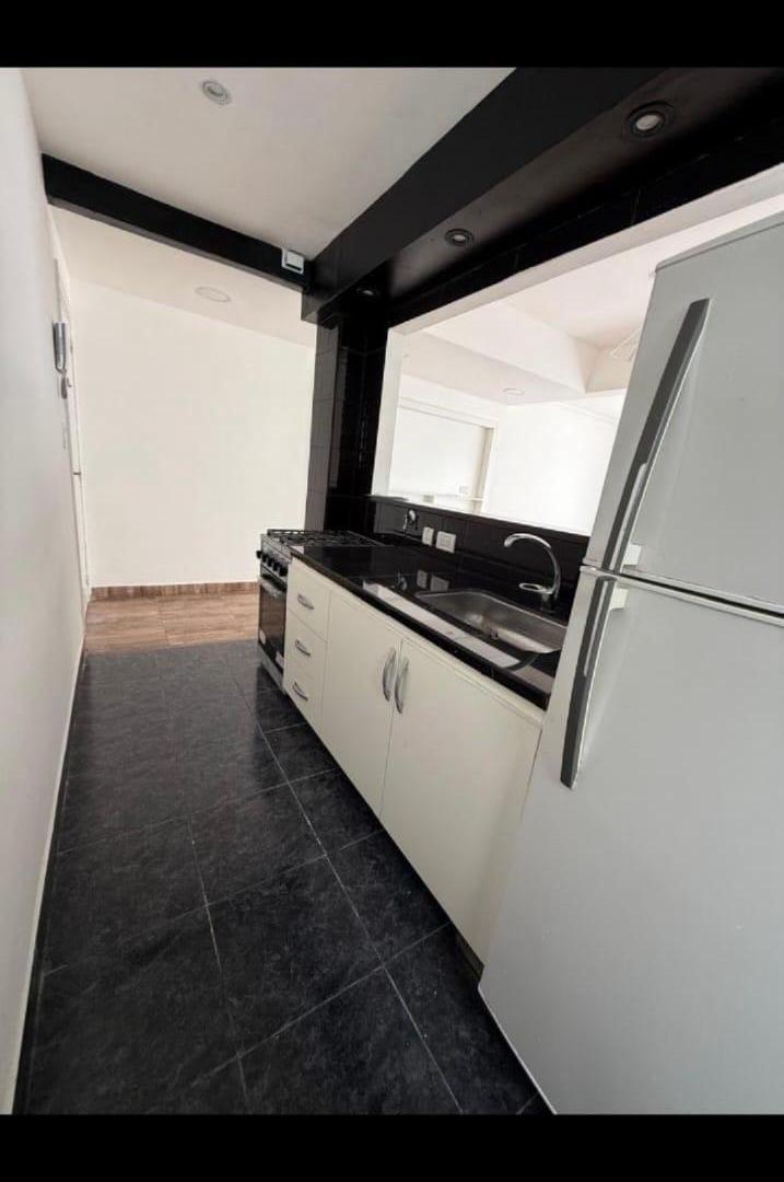 Foto de Vendo Departamento 3 Ambientes con Vista Parcial Al Mar - Zona Centro, imagen 5