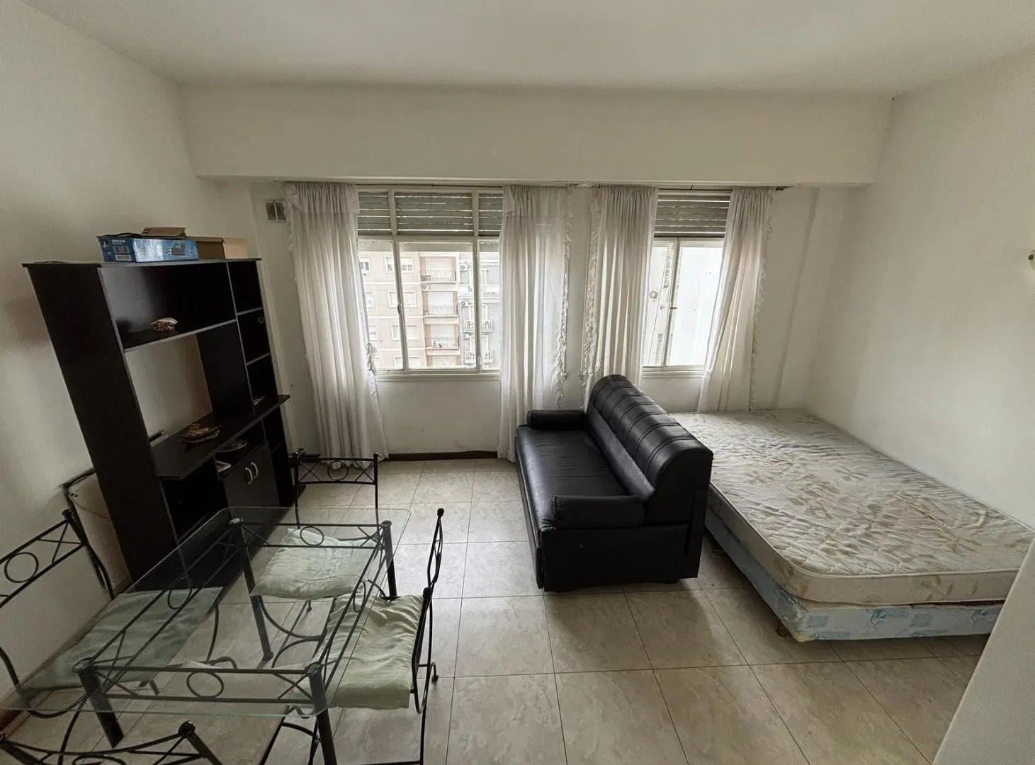 VENTA DEPARTAMENTO DE UN AMBIENTE AL LATERAL CON VISTA ABIERTA. Zona Centro, Mar del Plata. 2