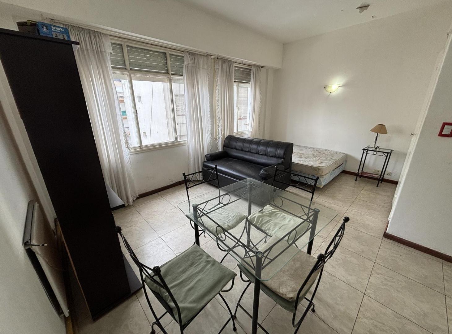 Foto de VENTA DEPARTAMENTO DE UN AMBIENTE AL LATERAL CON VISTA ABIERTA. Zona, imagen 4