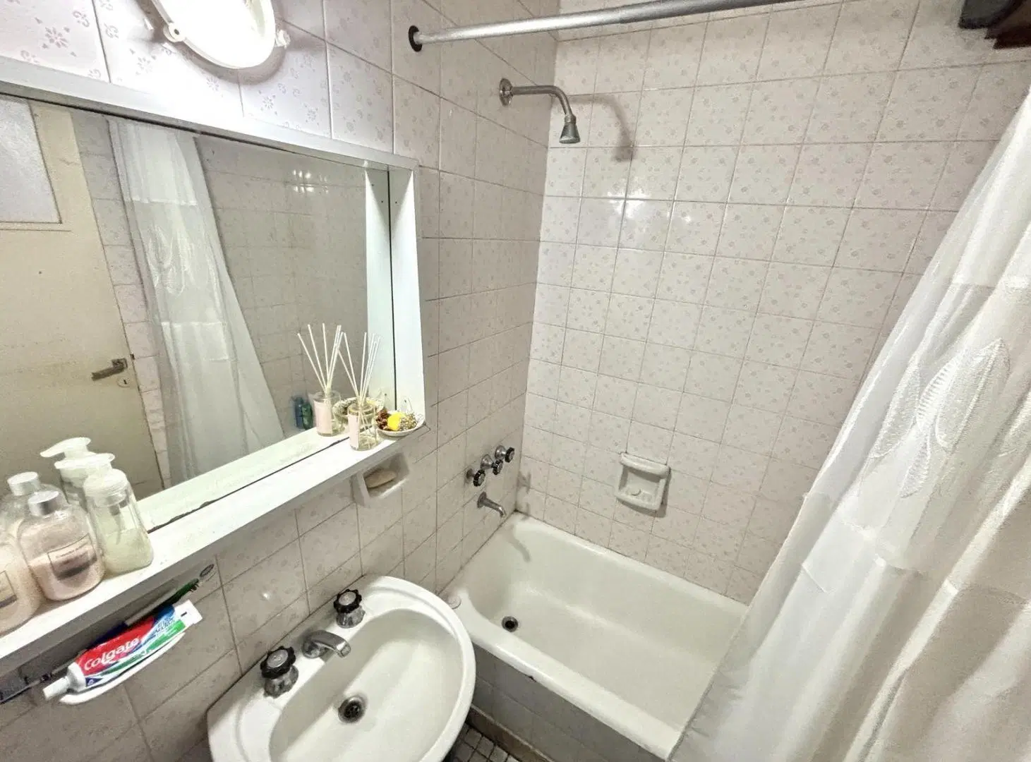 Venta departamento de 1 ambiente al contrafrente abierto. Zona Güemes 5