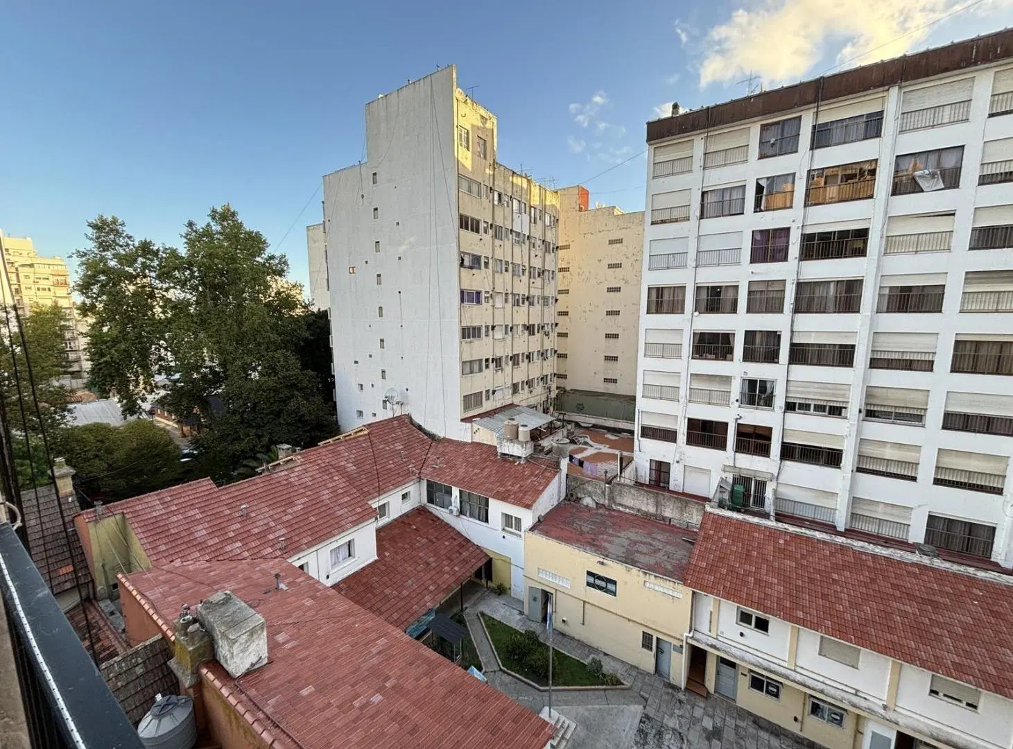 Venta departamento de 1 ambiente al contrafrente abierto. Zona Güemes 2