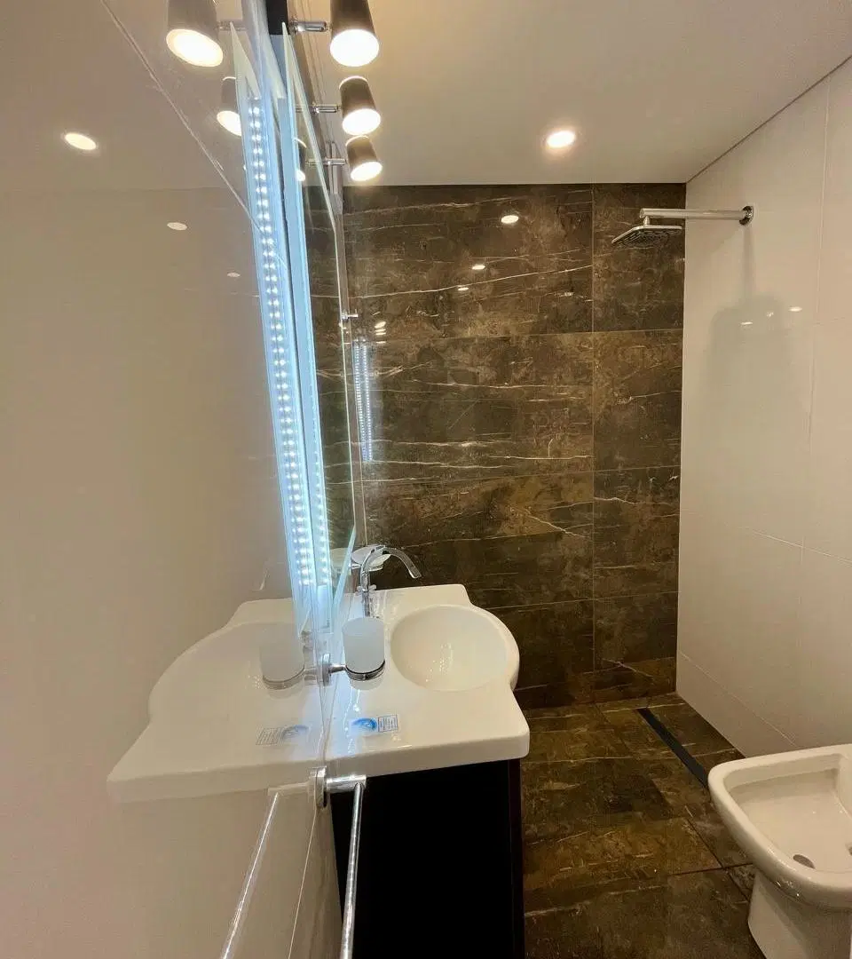 VENTA DEPARTAMENTO DE 3 AMBIENTES AL FRENTE CON DEPENDENCIA Y BALCÓN 4