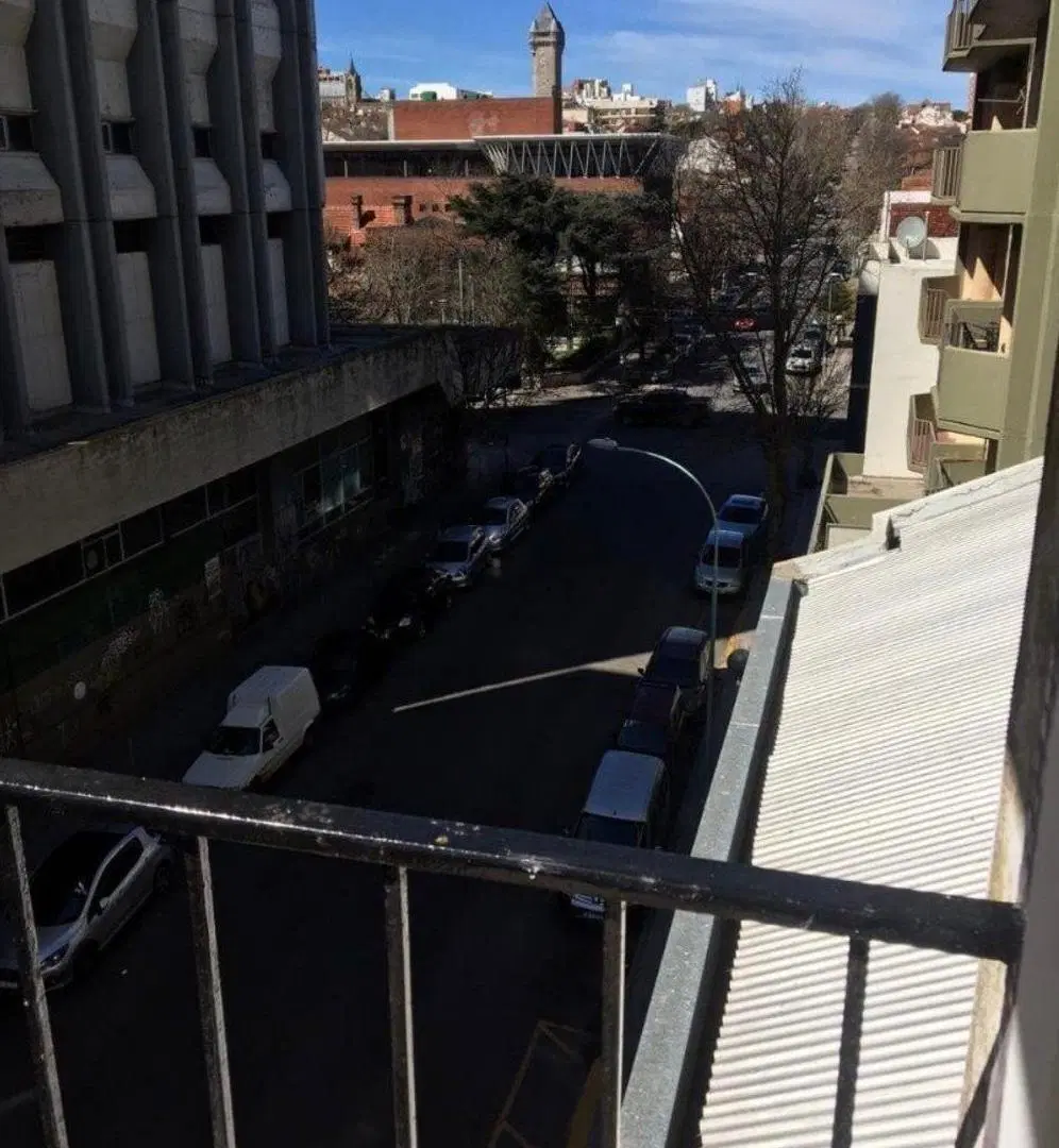 VENTA DEPARTAMENTO 2 AMBIENTES INVERTIDO AL FRENTE CON BALCÓN | ZONA GÜEMES 4