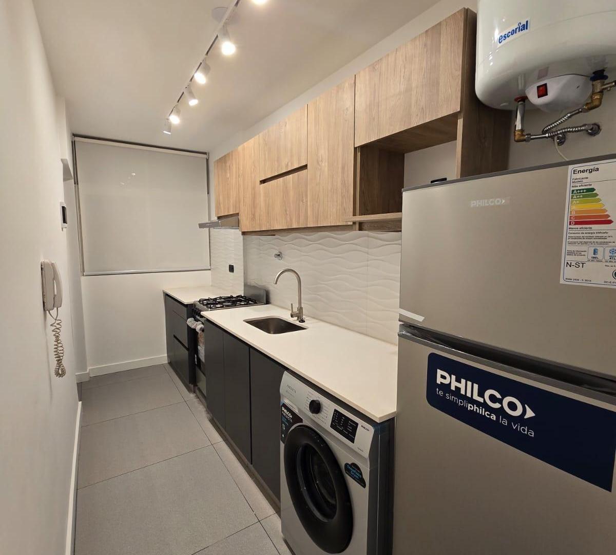 Foto de VENTA DEPARTAMENTO 2 AMBIENTES AL FRENTE CON DEPENDENCIA Y BALCÓN SALIENTE, imagen 5