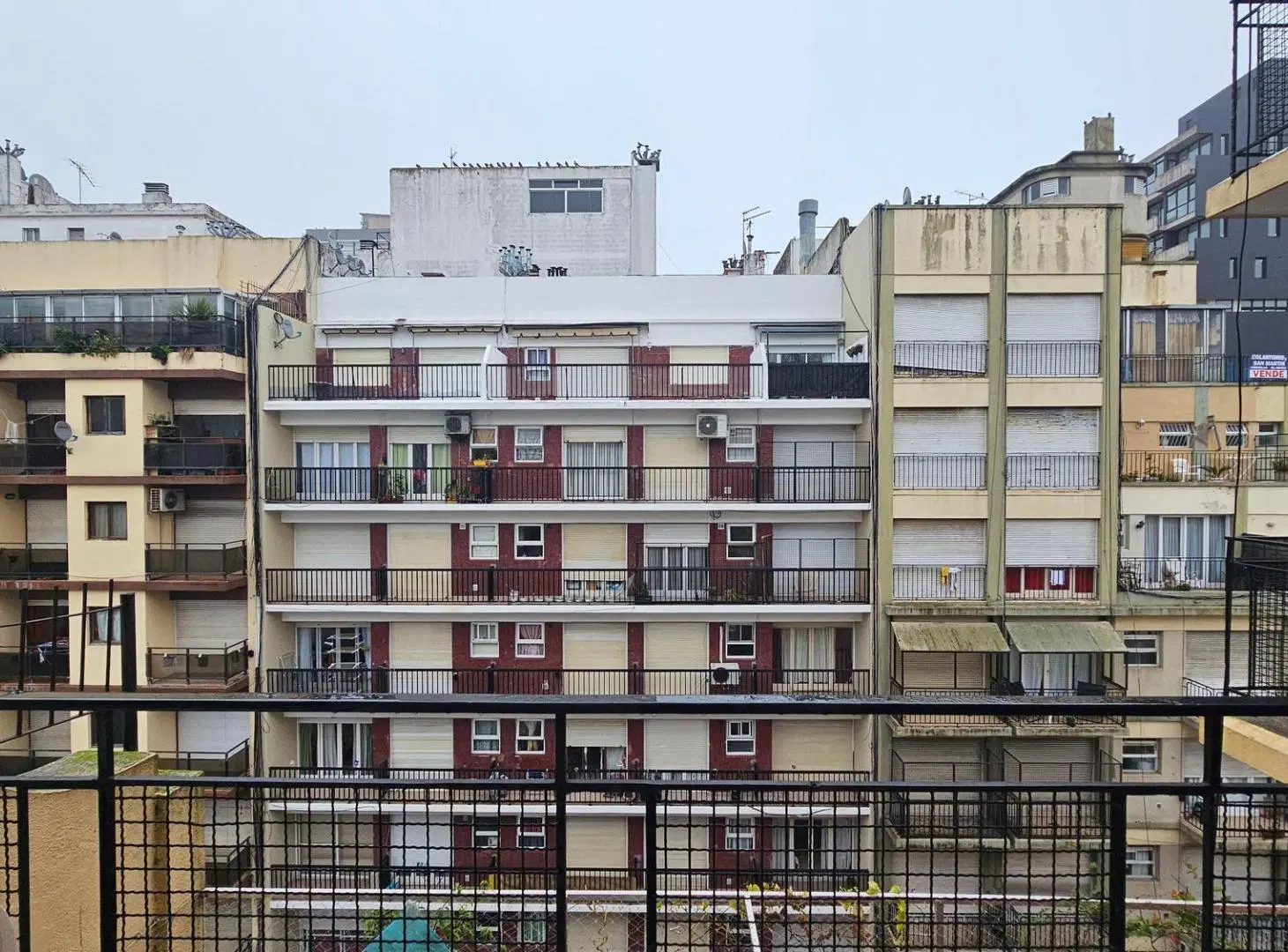 VENTA DEPARTAMENTO DE 1 AMBIENTE AL FRENTE CON BALCÓN TERRAZA 5