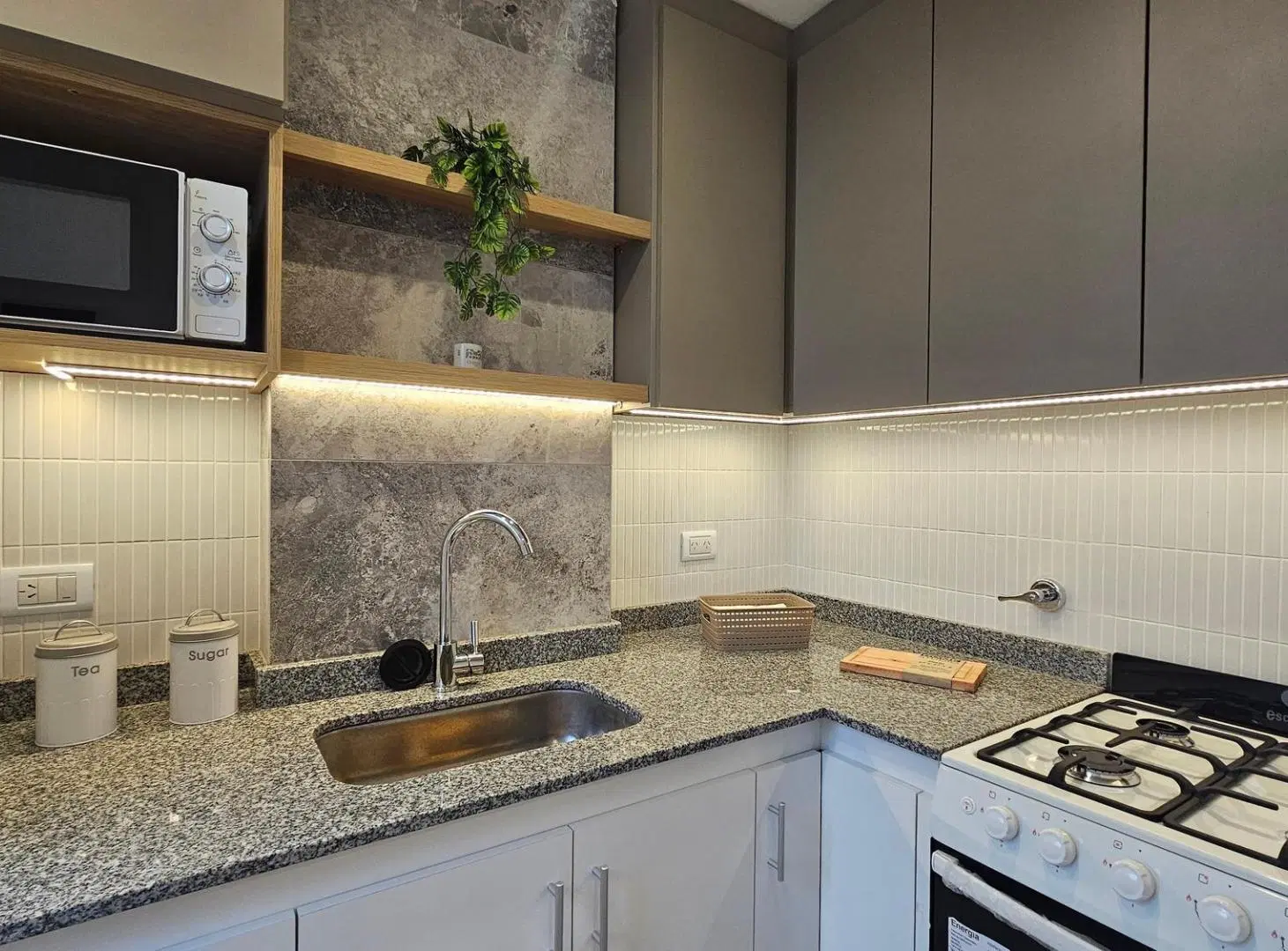 VENTA DEPARTAMENTO DE 1 AMBIENTE AL FRENTE CON BALCÓN TERRAZA 8