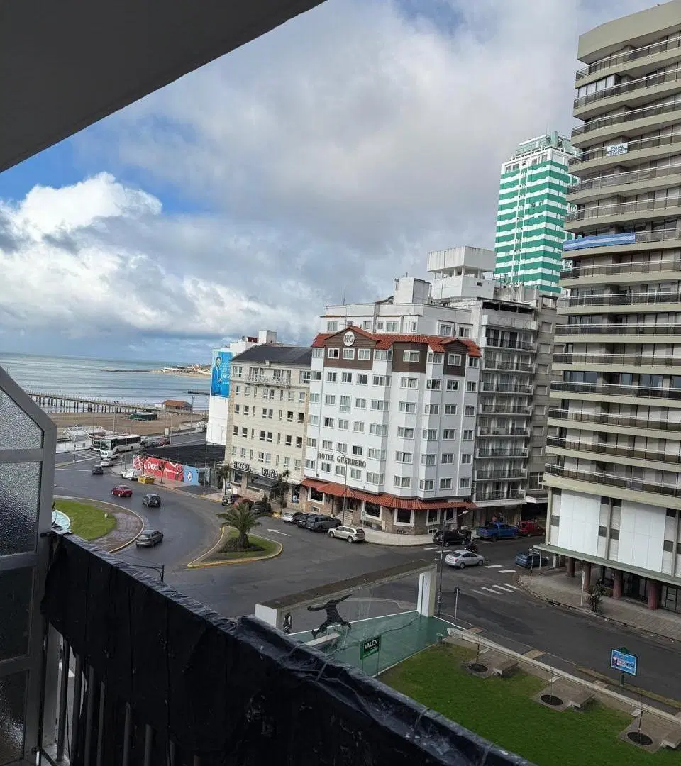 VENTA DEPARTAMENTO 2 AMBIENTES CON DEPENDENCIA Y VISTA LATERAL AL MAR 1
