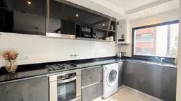 Venta semipiso 3 ambientes al frente Edificio THAMES VII 1