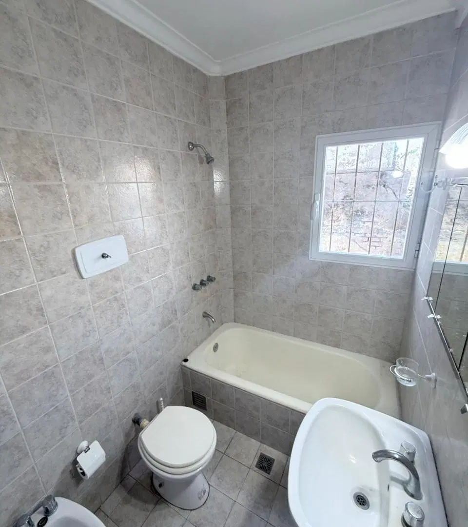 DEPARTAMENTO DE DOS AMBIENTES CON ESPACIO PARA COCHERA | PRIMER PISO POR ESCALERA 8
