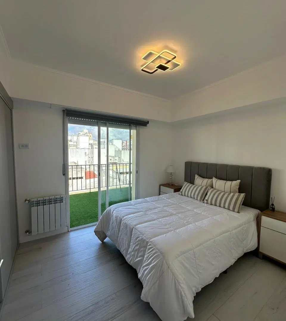VENTA DEPARTAMENTO 4 AMBIENTES CON DEPENDENCIA / OFICINA A LA CALLE CON BALCÓN TERRAZA, VISTA LATERA 5