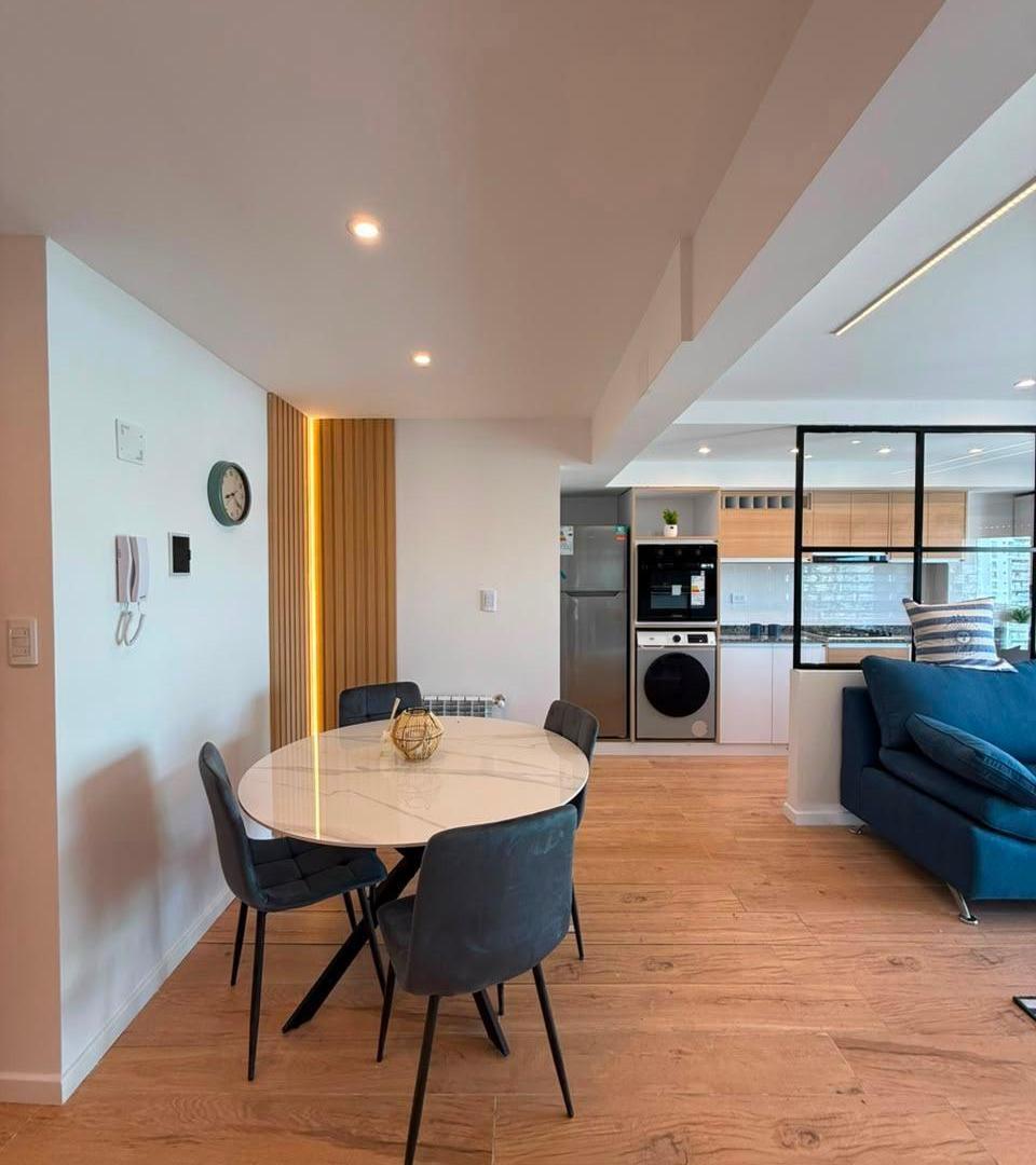 Foto de VENTA DEPARTAMENTO DE 3 AMBIENTES CON COCHERA A LA CALLE CON BALCÓN Y, imagen 2