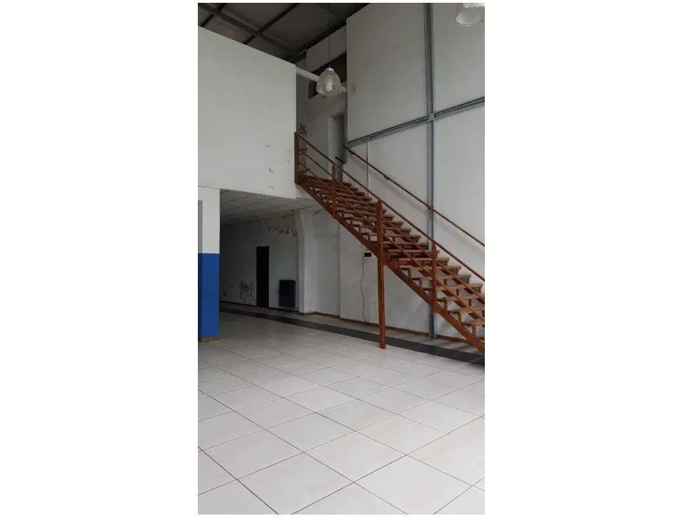 VENTA LOCAL COMERCIAL SOBRE AVENIDA LIBERTAD CON RENTA 5