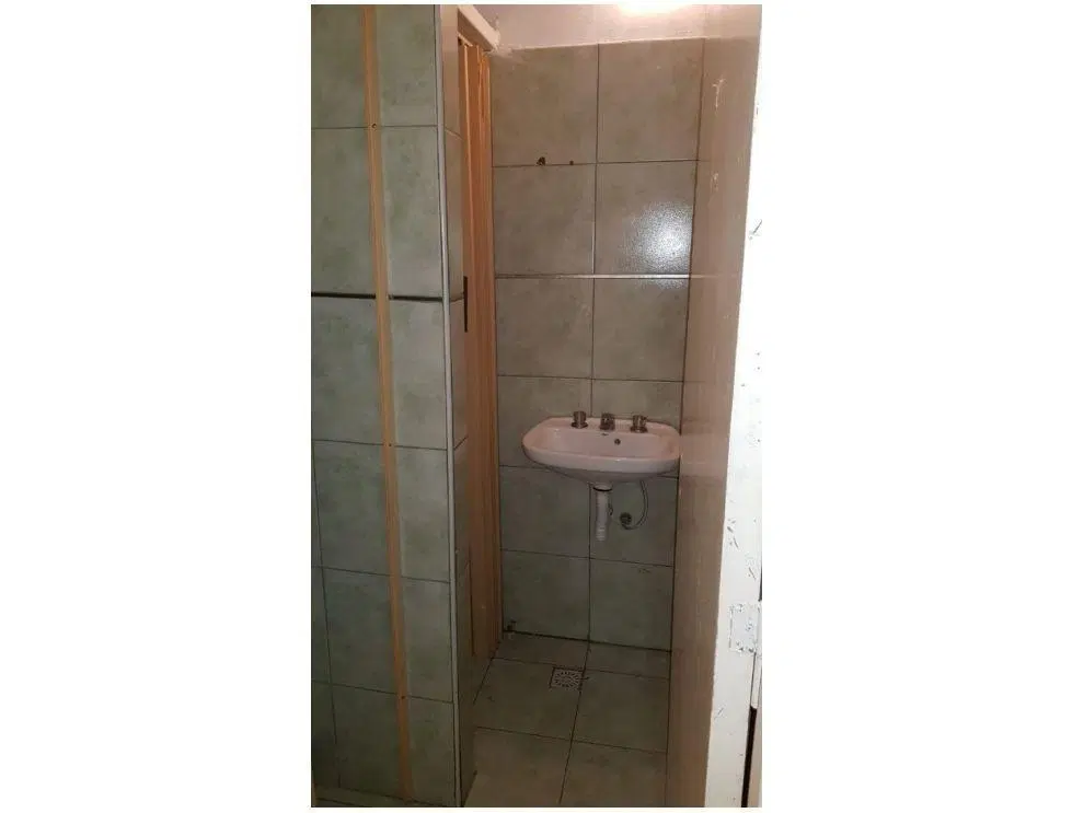 VENTA LOCAL COMERCIAL SOBRE AVENIDA LIBERTAD CON RENTA 8