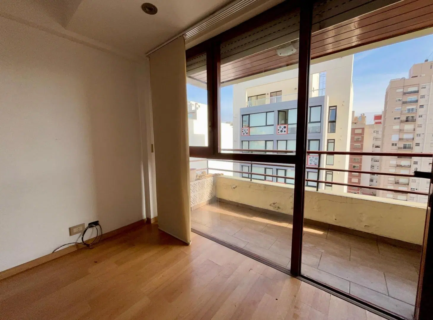 VENTA SEMIPISO 2 AMBIENTES AL FRENTE CON BALCÓN | ZONA PLAZA MITRE 2